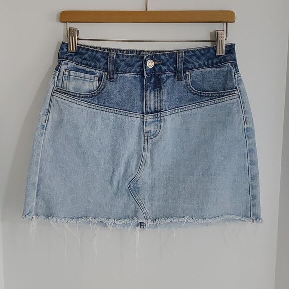 PacSun Two Tone Colorblock Raw Hem Denim Mini Skirt Women's Size 26 - Picture 1 of 9